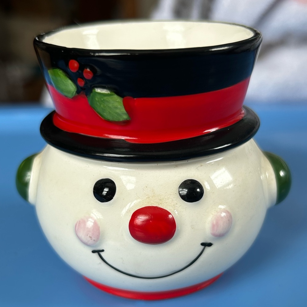 Vintage Ambassador Cute Frosty the Snowman Ceramic Candle Holder Vase Figurine